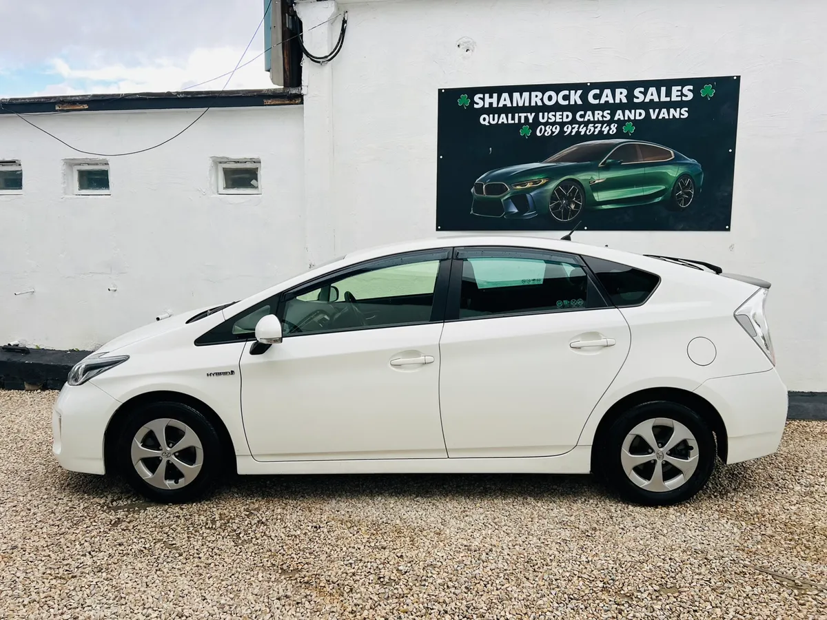 2015 Toyota Prius 1.8 Hybird **Low kms* - Image 2