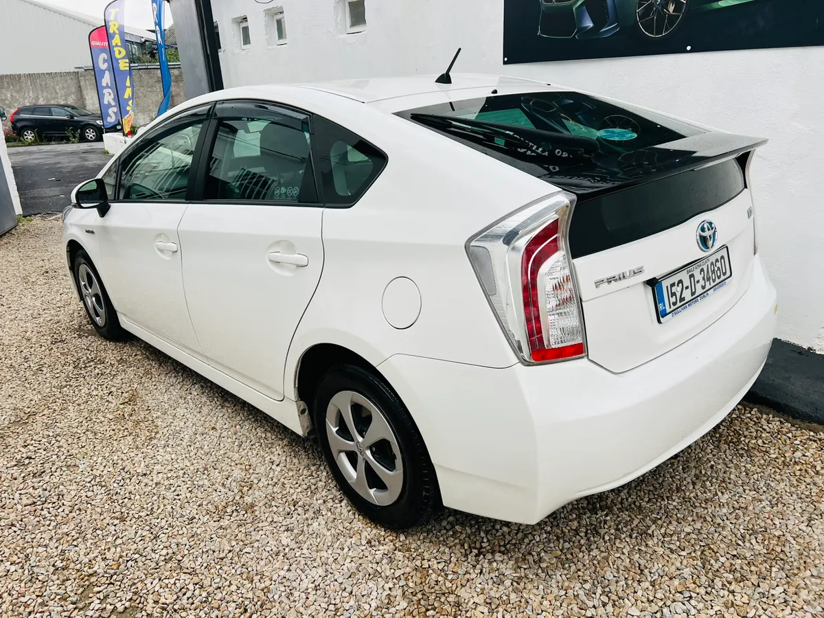 2015 Toyota Prius 1.8 Hybird **Low kms* - Image 3