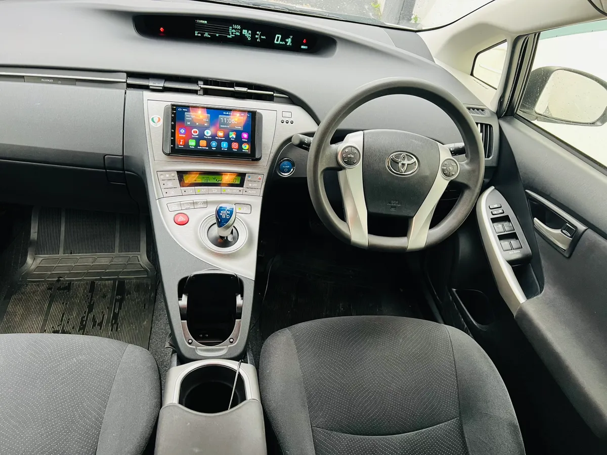 2015 Toyota Prius 1.8 Hybird **Low kms* - Image 4