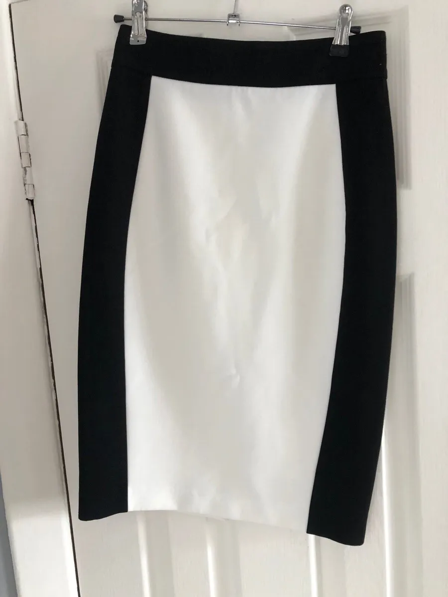 Ladies stunning skirt size 8 €10 - Image 1