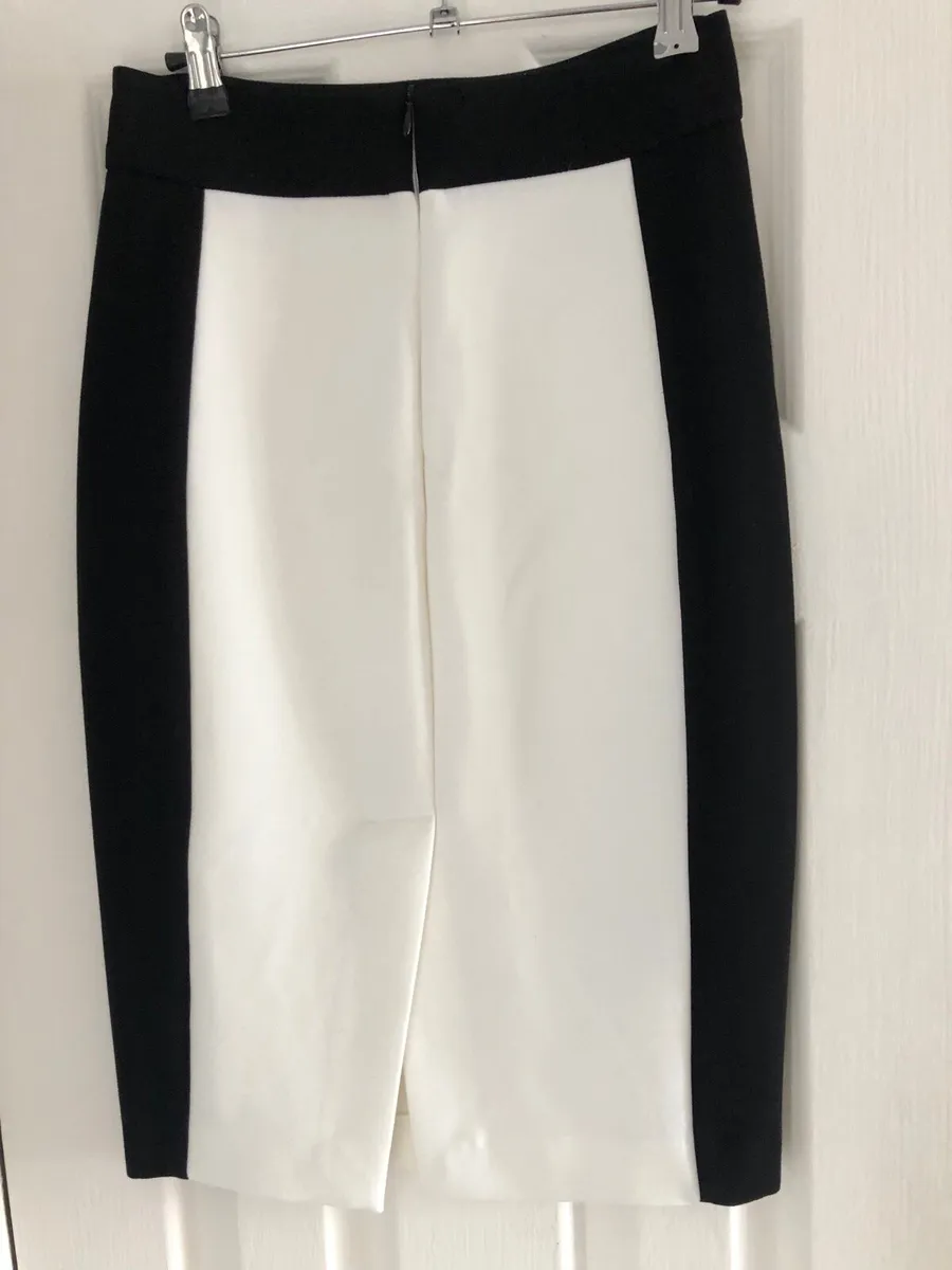 Ladies stunning skirt size 8 €10 - Image 2