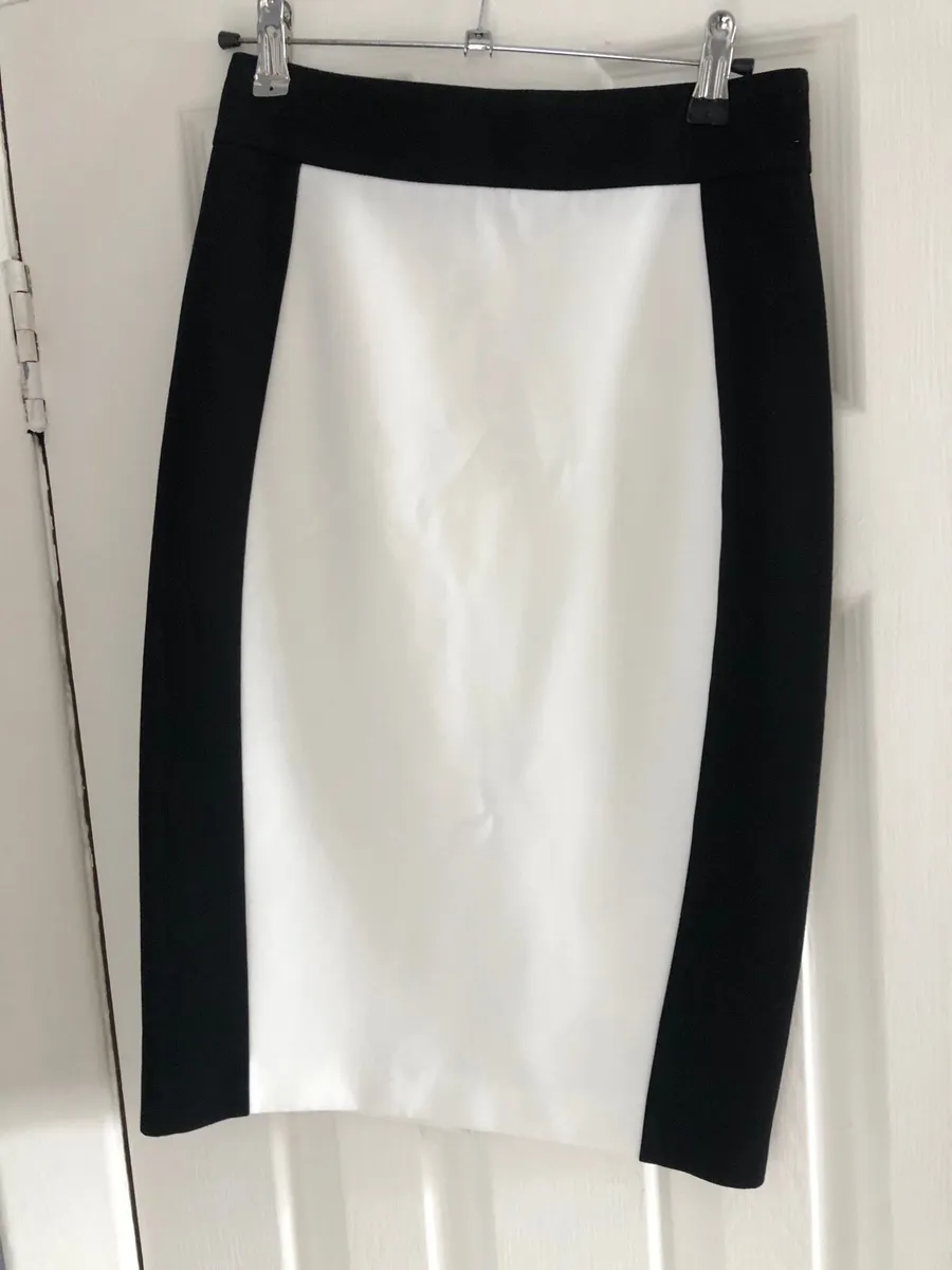 Ladies stunning skirt size 8 €10 - Image 4