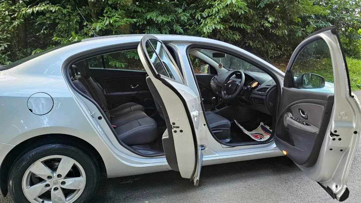 /// 2012 RENAULT FLUENCE DCI /// - Image 4