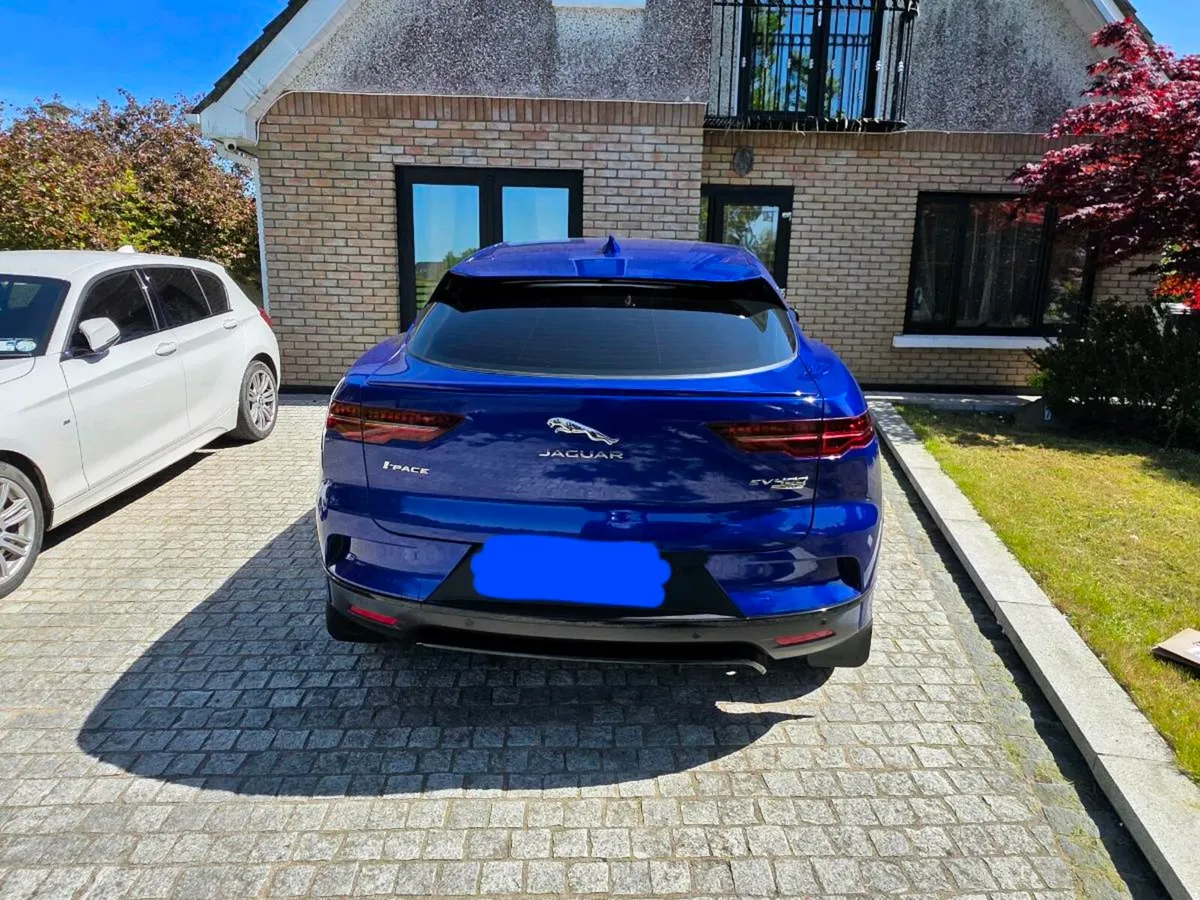 Jaguar i Pace ev400 SE Black   (450km range ) - Image 2