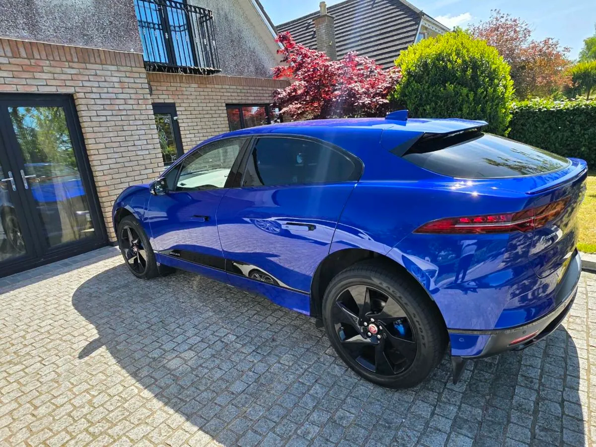 Jaguar i Pace ev400 SE Black   (450km range ) - Image 3