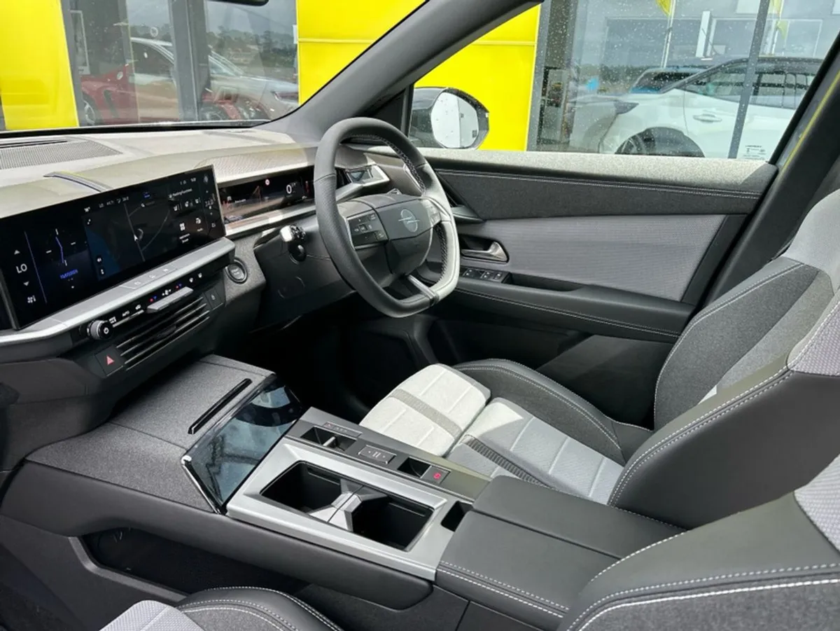 Opel Grandland GS 210PS EV 73 KW BA - Image 3