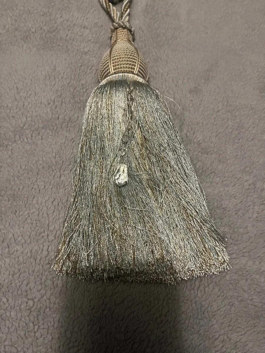 Tie backs - Image 1
