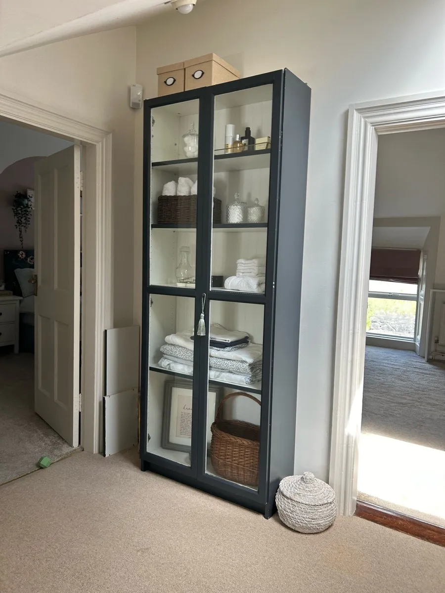 Cabinet / bookshelf - Image 1