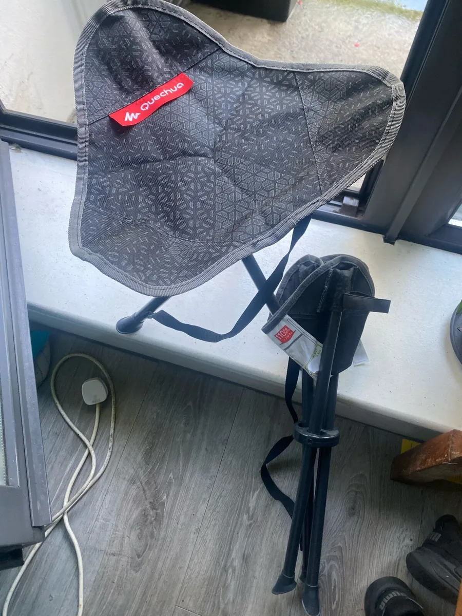 Quechua MH100 Tripod Stool - Image 2
