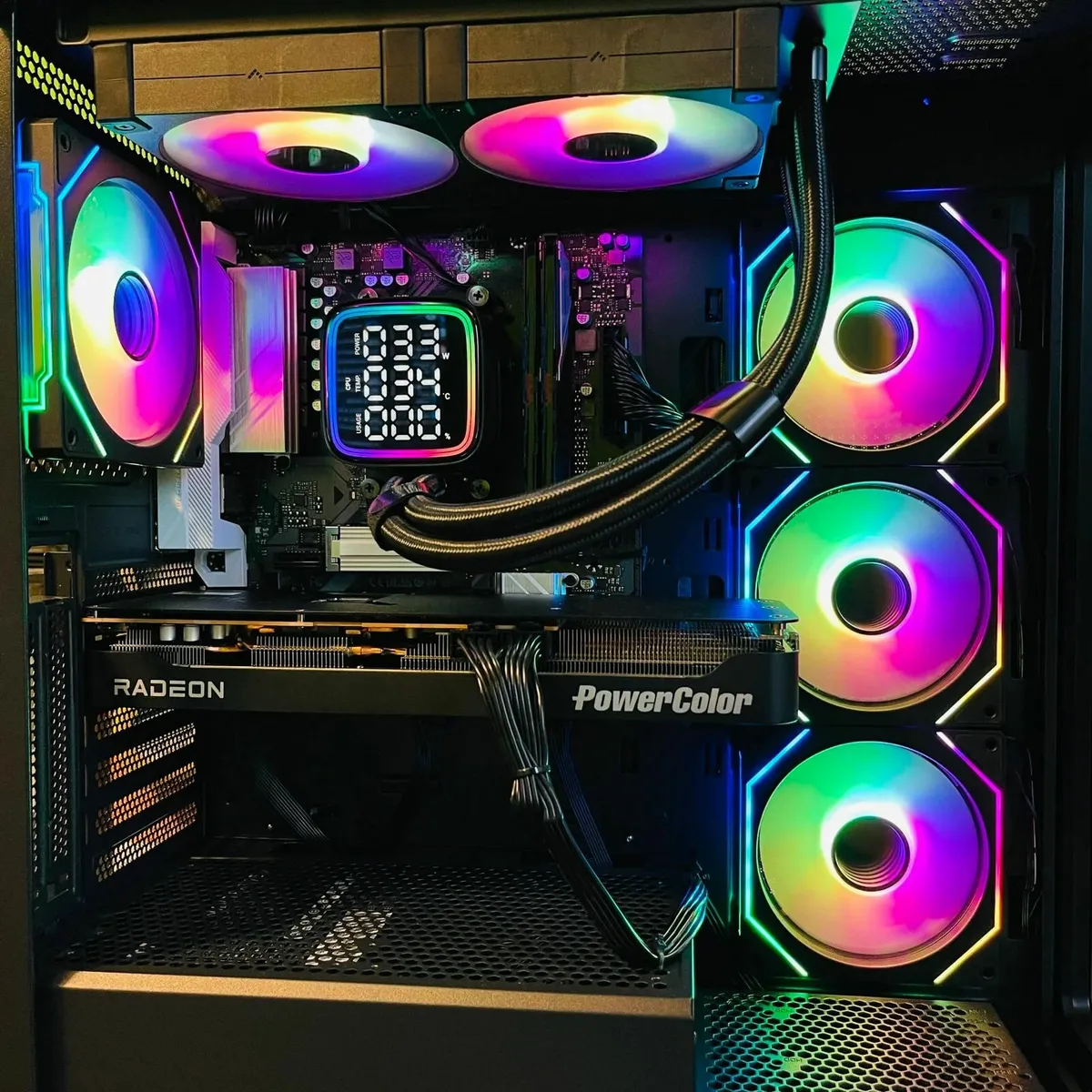 PC AMD Ryzen 7 7700, RX 9070 XT 16GB, 32GB DDR5 - Image 1