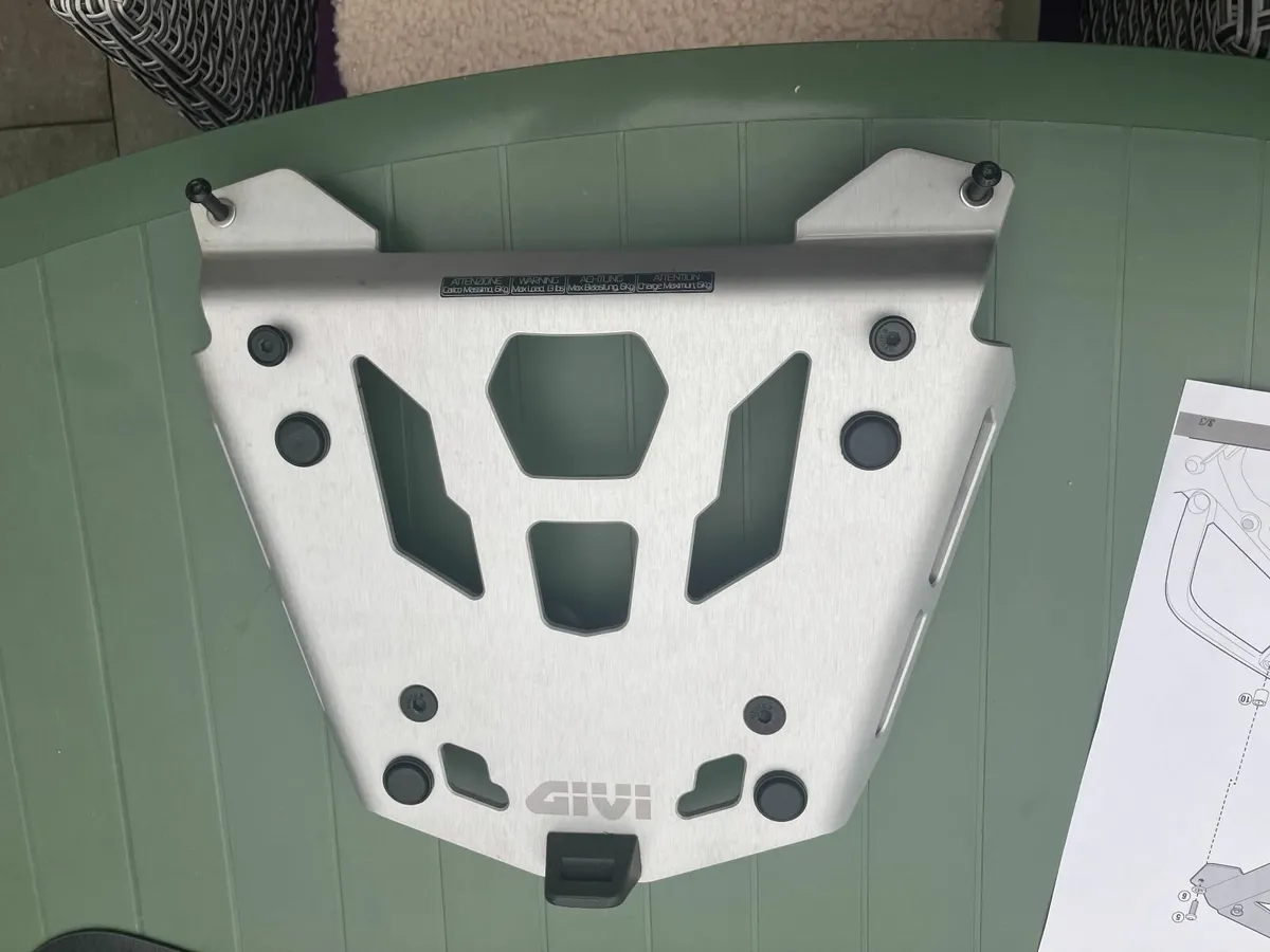 BMW R1200/1250 water cooled Givi monokey plate - Image 1