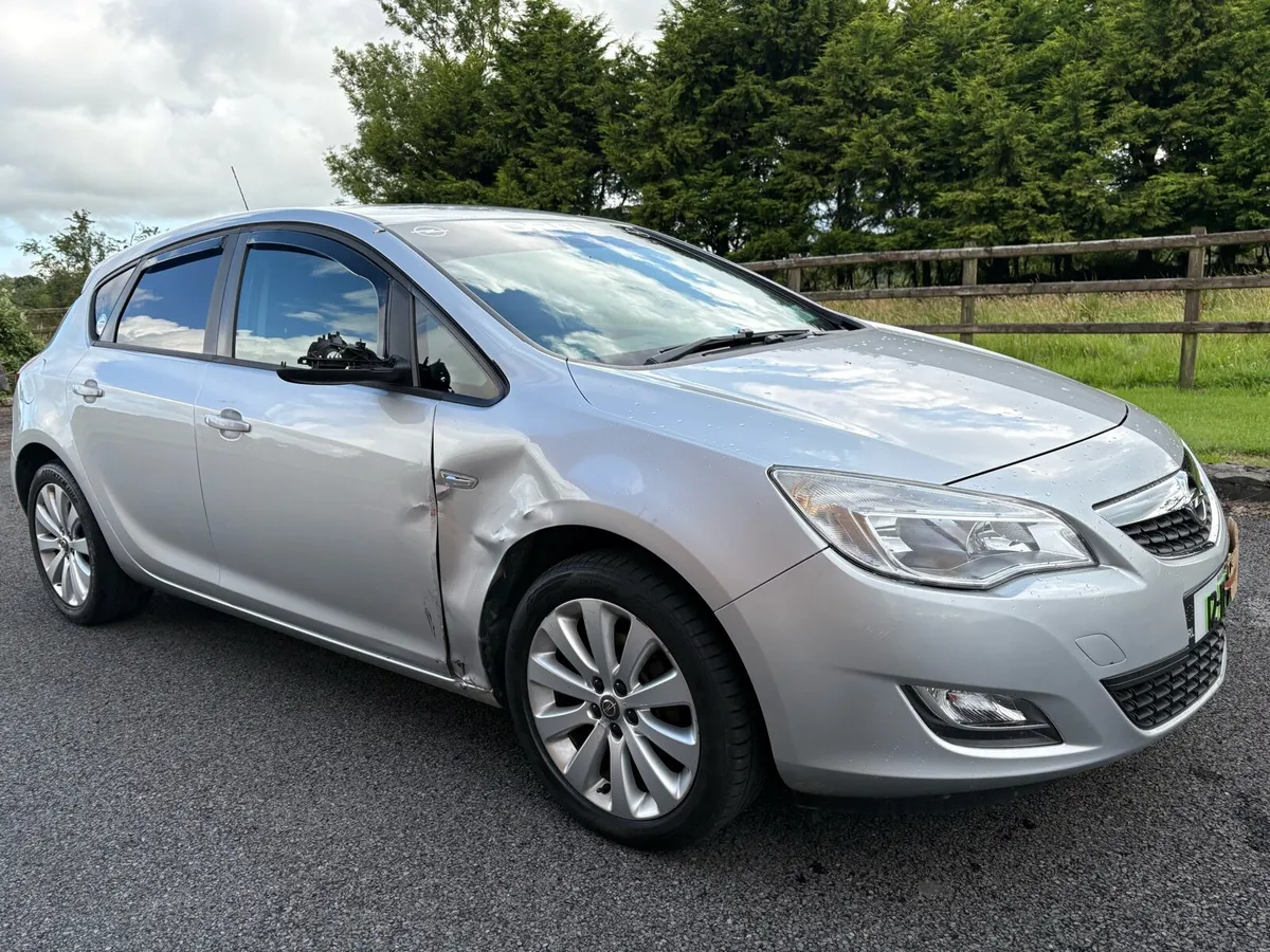 2012 Opel Astra 1.4 Petrol,Nct 02/26, - Image 1
