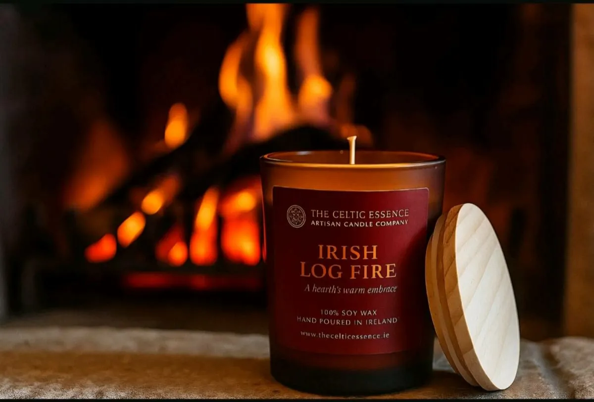 Irish Log Fire Scented candles - Image 1