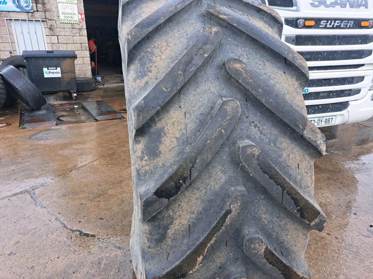 Michelin 650x 65x 38 tyre - Image 1