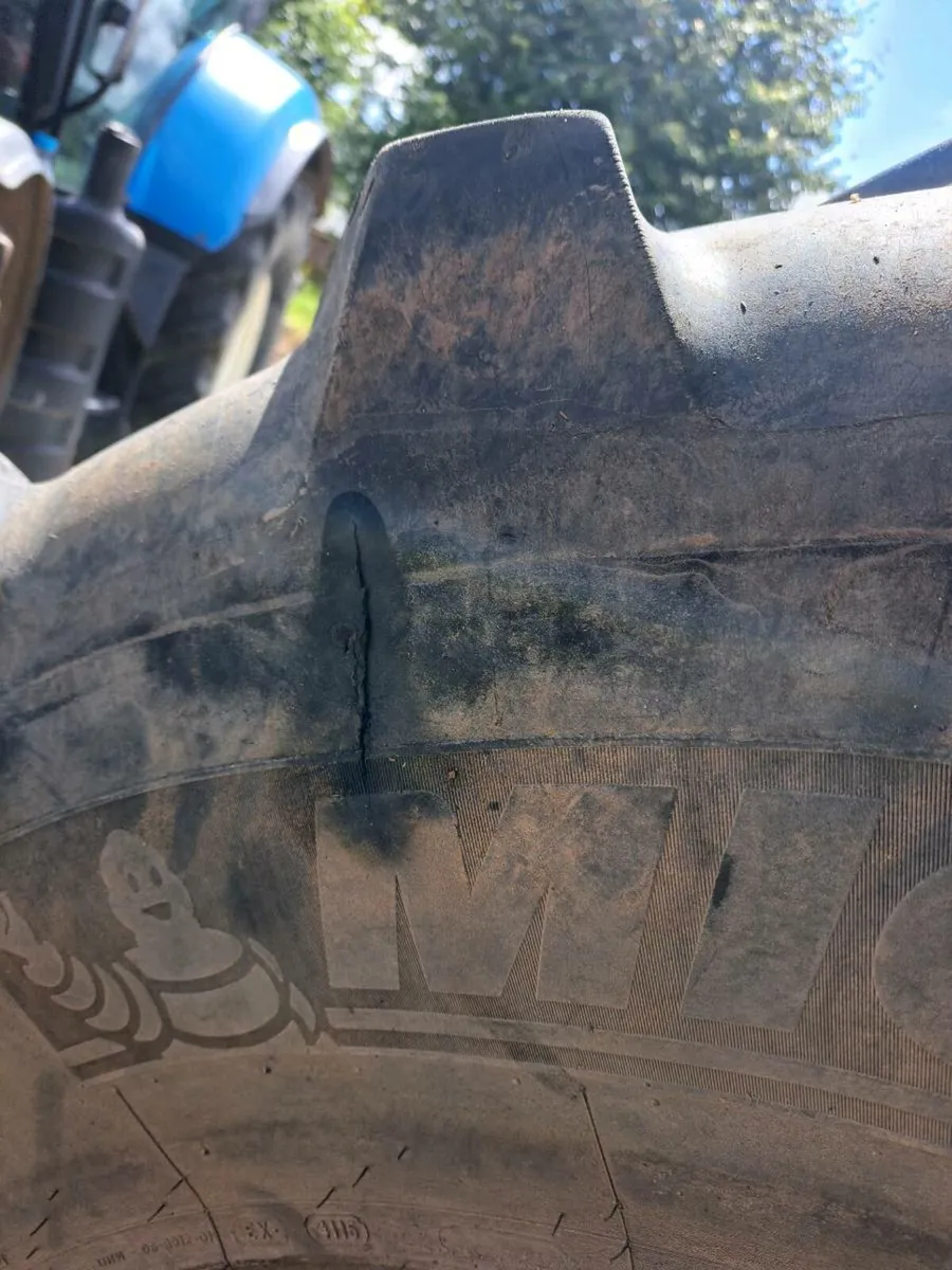 Michelin 650x 65x 38 tyre - Image 3