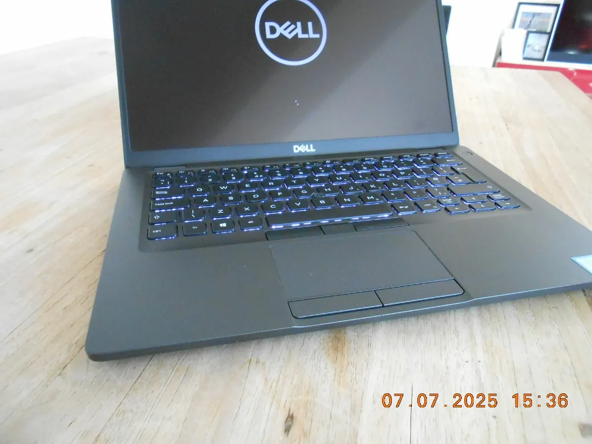 DELL Latitude 5400. New. Perfect. Win 11 - Image 2