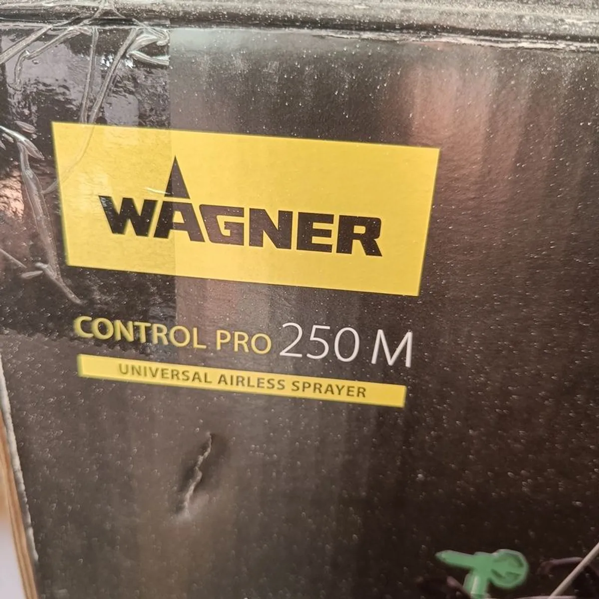 Wagner 250M paint sprayer - Image 3