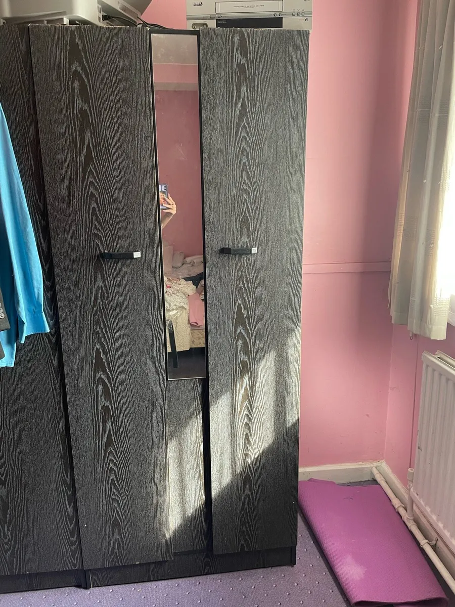Solid double wardrobes