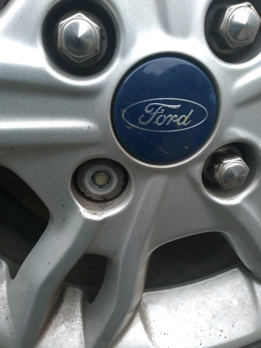 Lock nut removal - Image 2