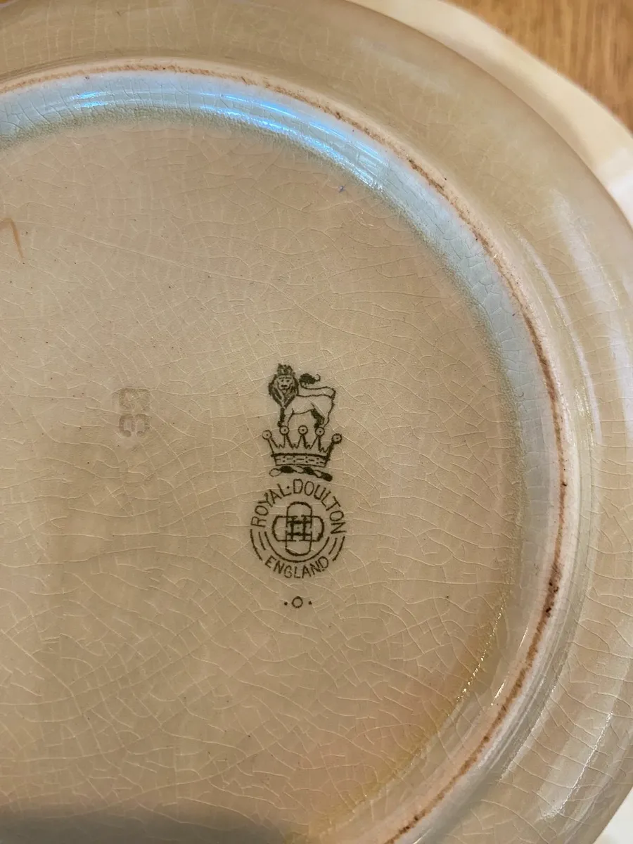 1924 – 42 Royal Dolton English Cottage seriesware - Image 3