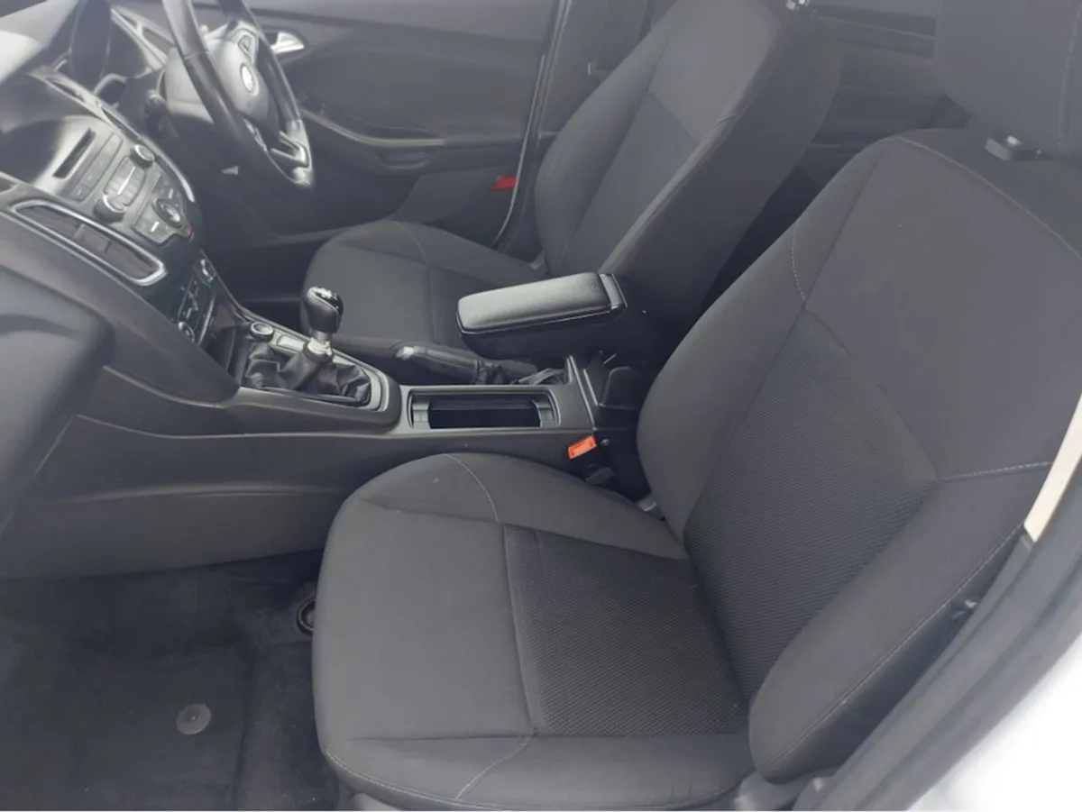 Ford Focus 1.6 Tdci 95ps 4DR VAN - Image 4