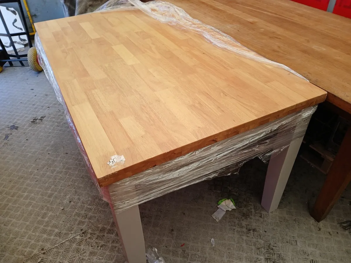 Kitchen table new ...5x3 delivered - Image 4
