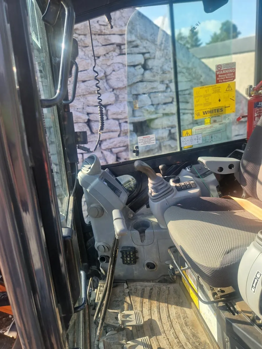 2021 Hitachi ZAXIS 33U Mini Excavator – Excellent - Image 2