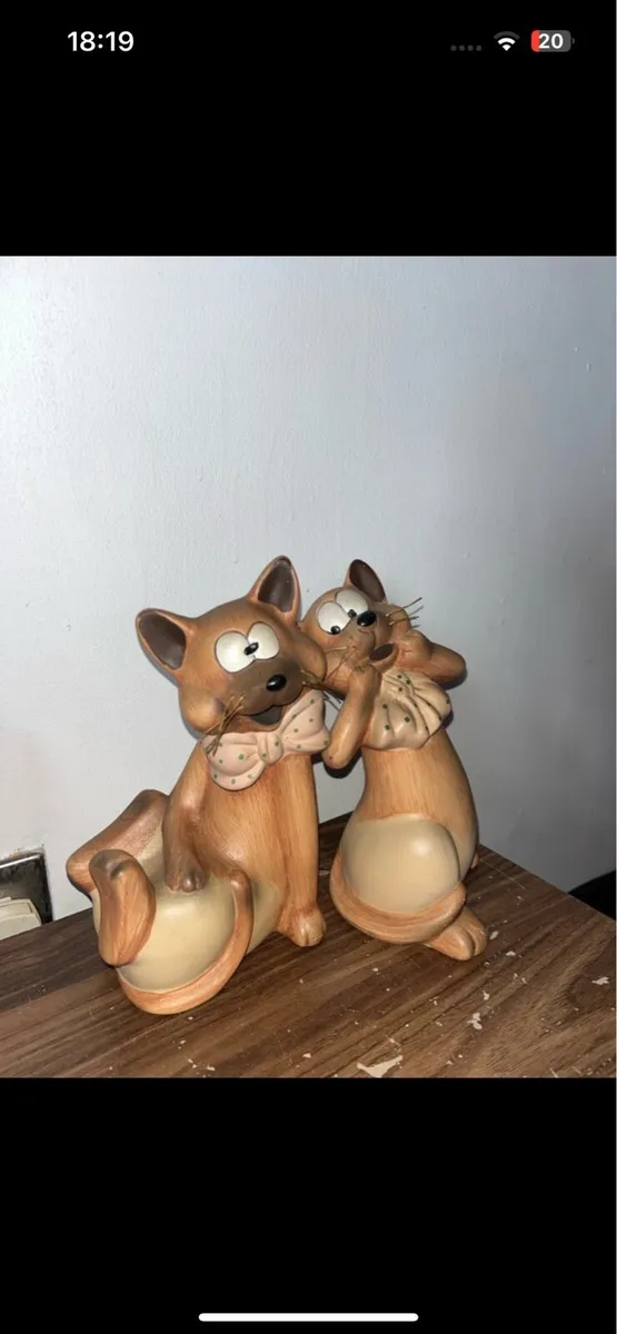 Cat with bow ties Figurine’s - Image 1
