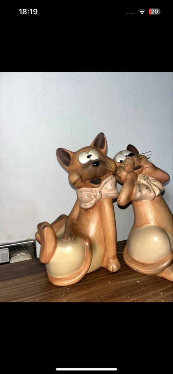 Cat with bow ties Figurine’s - Image 2