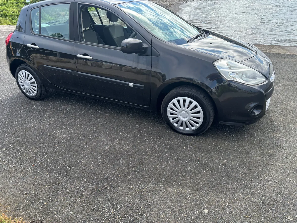 10 Renault Clio ( NCT 10/26) - Image 2