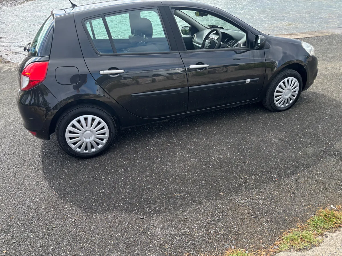 10 Renault Clio ( NCT 10/26) - Image 3