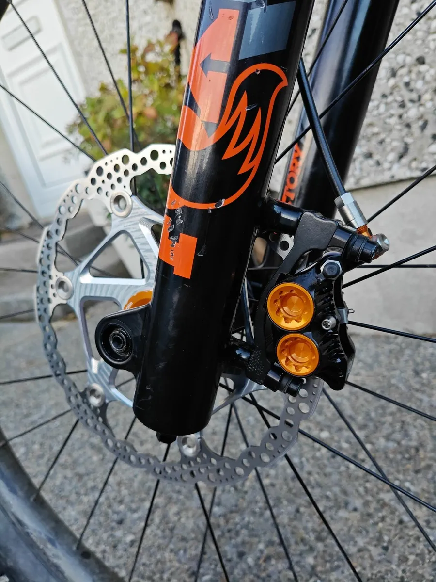 Giant Trance Full Suspension Mountain Bike (med) - Image 2
