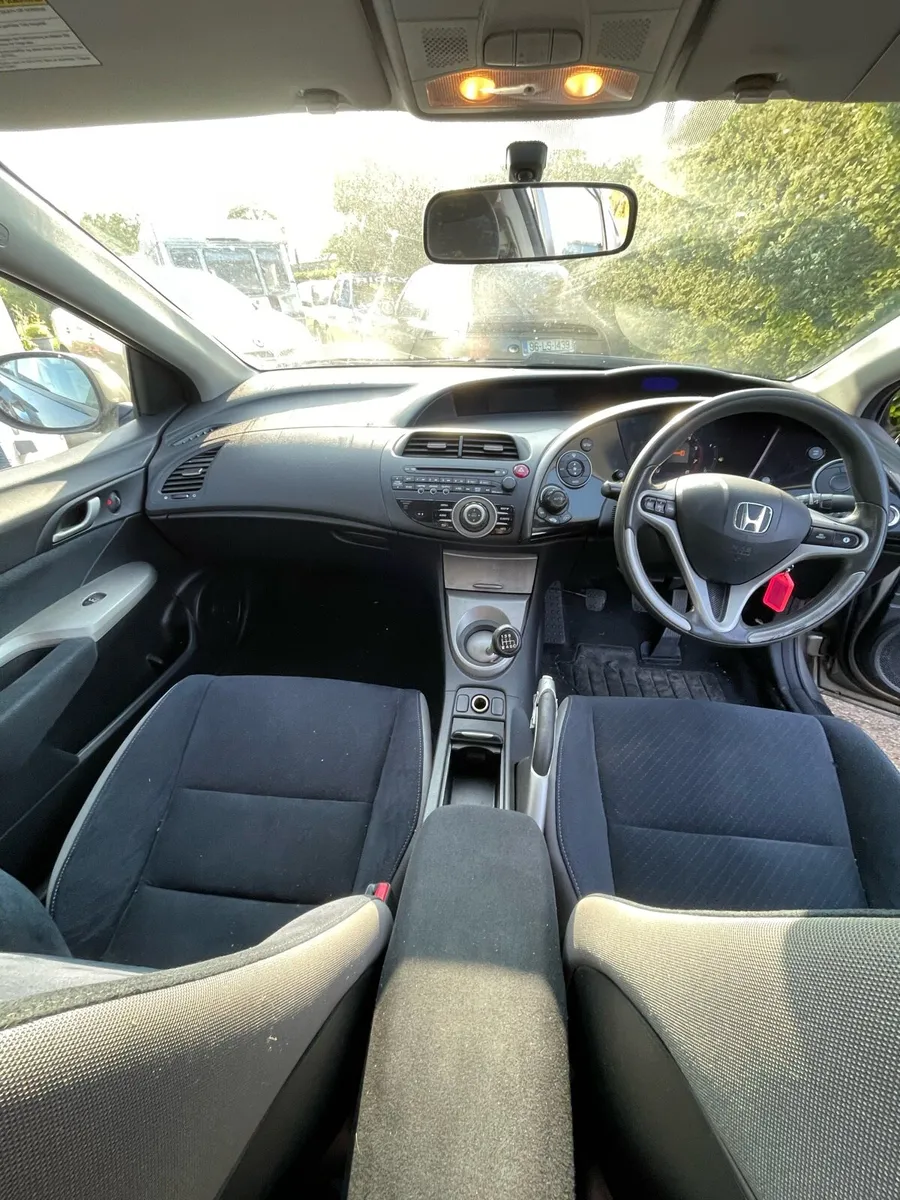 Honda civic - Image 2