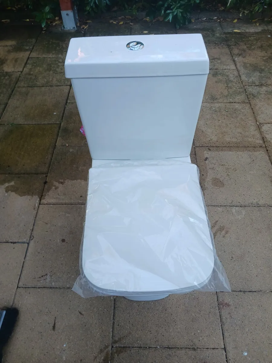 BRAND NEW WC SUITE WITH SOFT CLOSE - Image 2