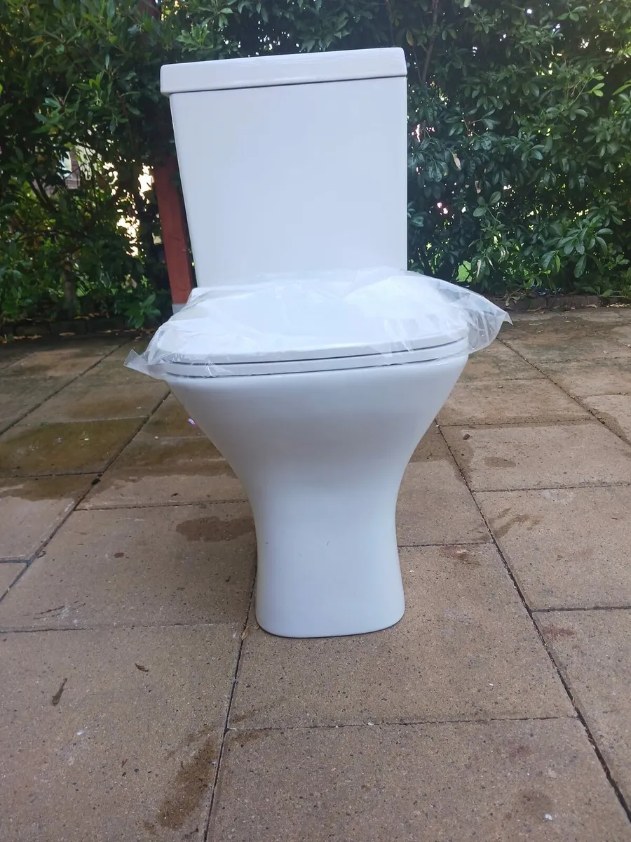 BRAND NEW WC SUITE WITH SOFT CLOSE - Image 3