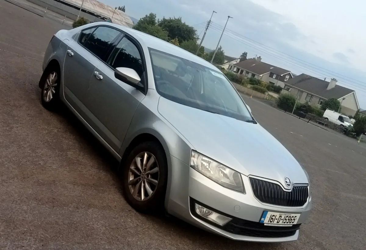 SKODA OCTAVIA 2016 AUTOMATIC 1.6 - Image 2
