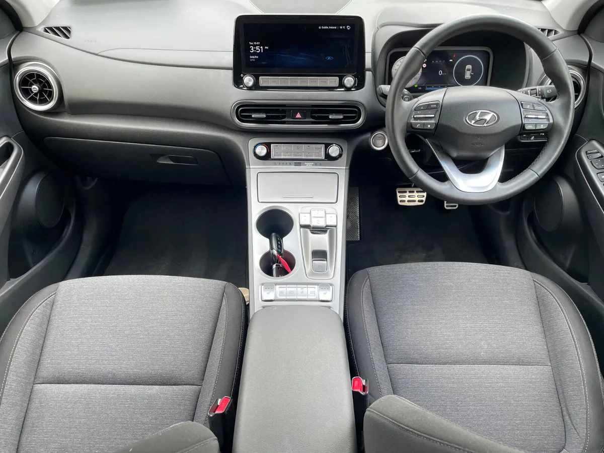 PREMIUM EV - 64KW - APPLE PLAY - - Image 3