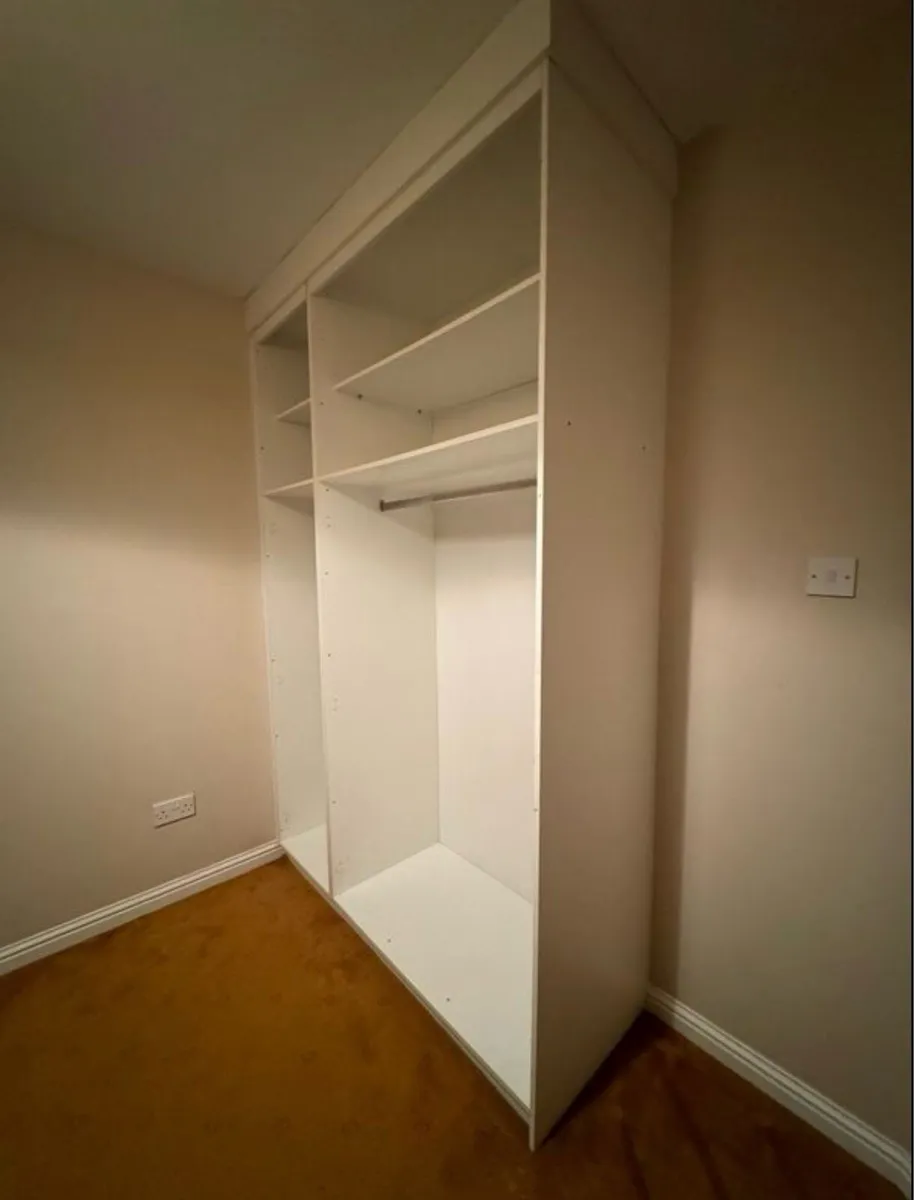 Wardrobe with two doors - Image 2
