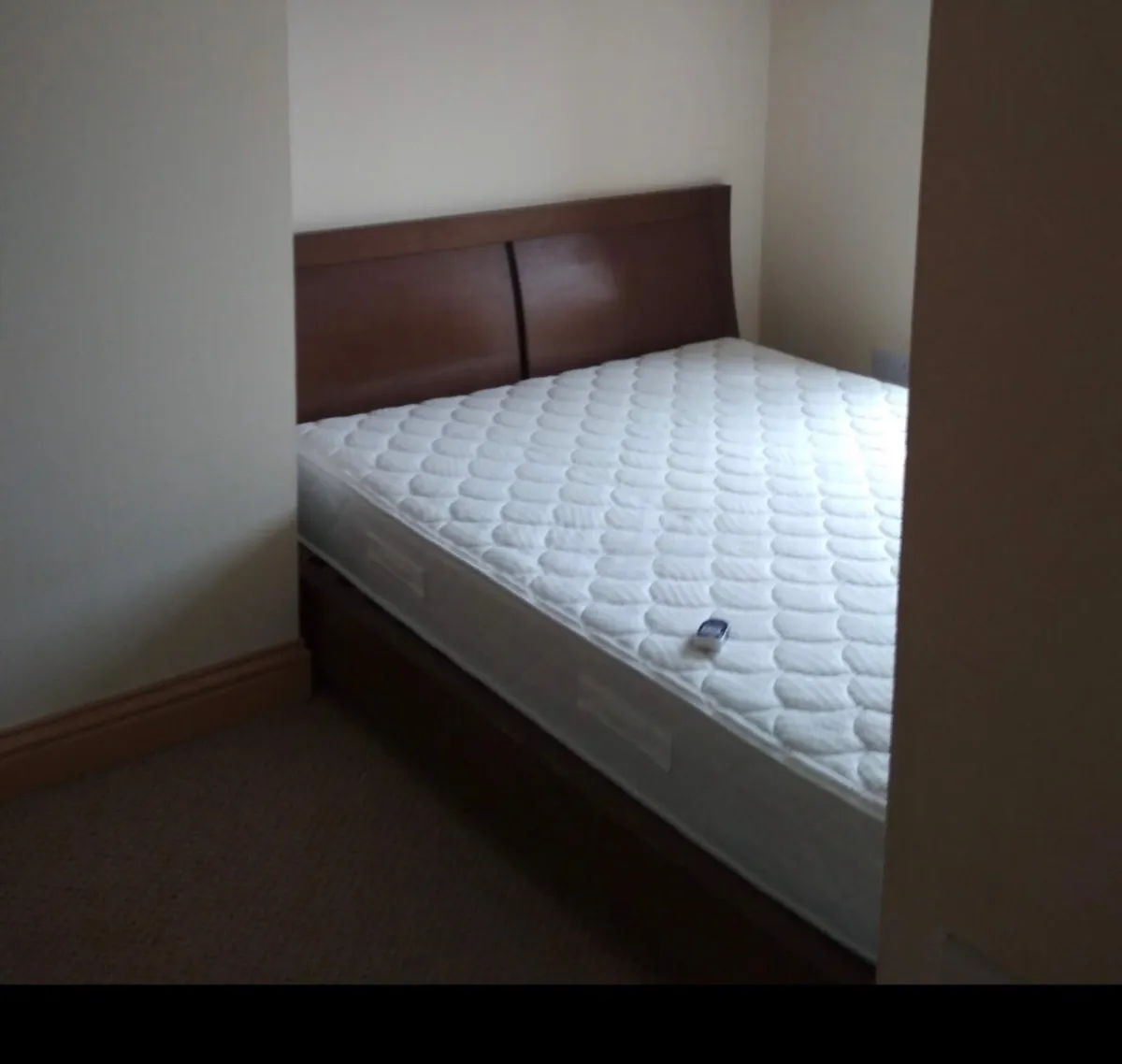Bedroom furniture - Image 1