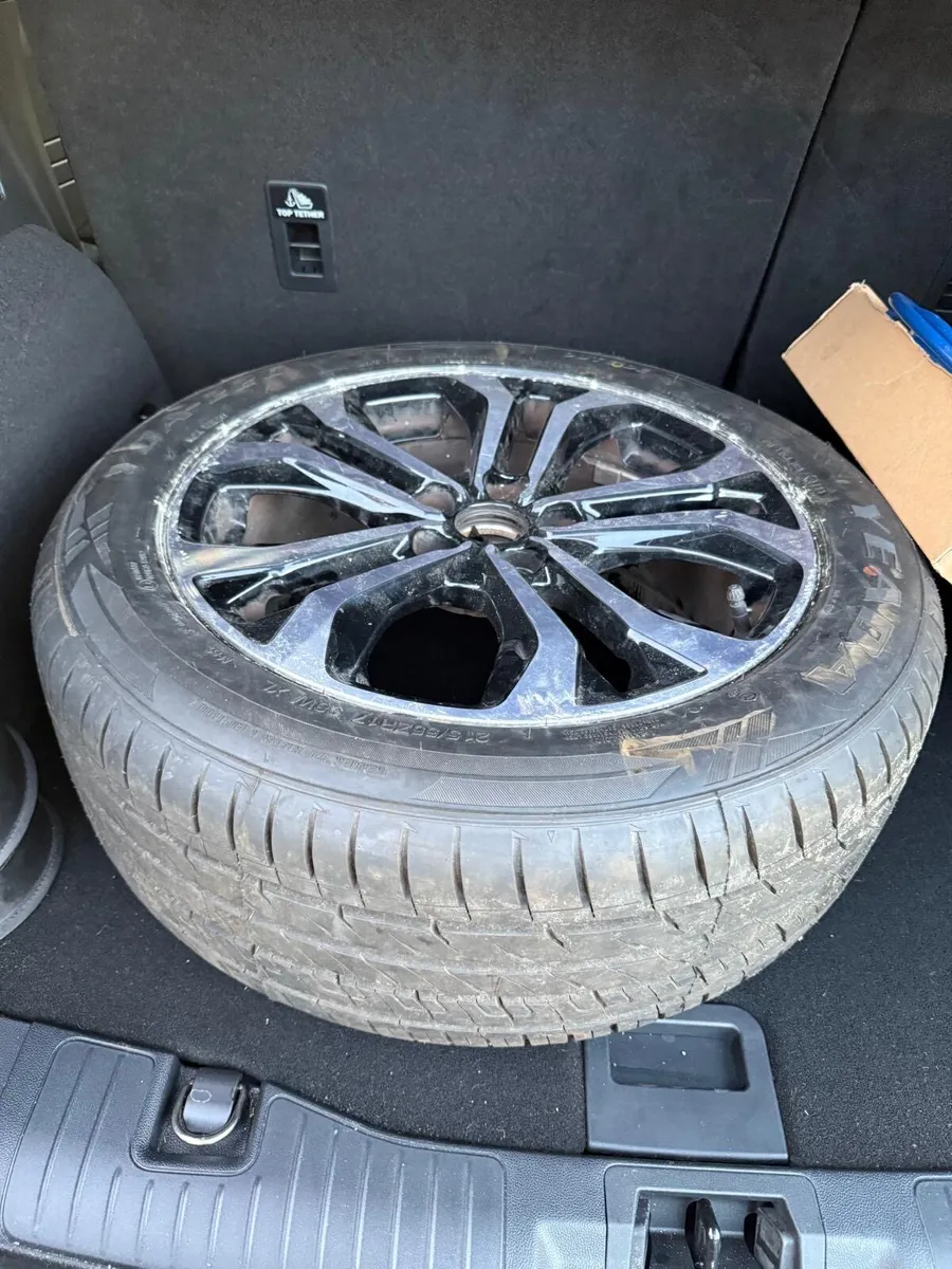 Ford puma alloy wheel and tyre 17in