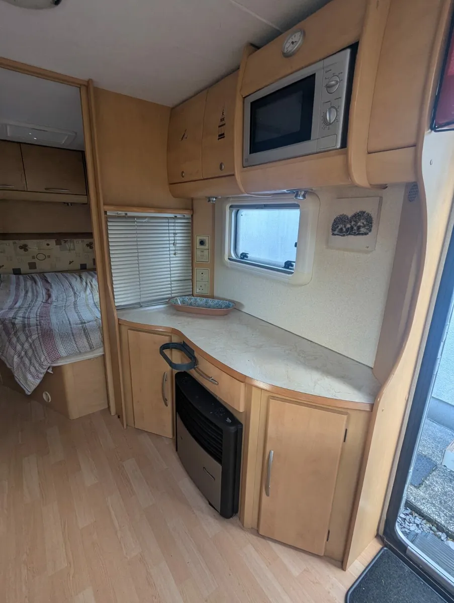 Caravan - Image 3