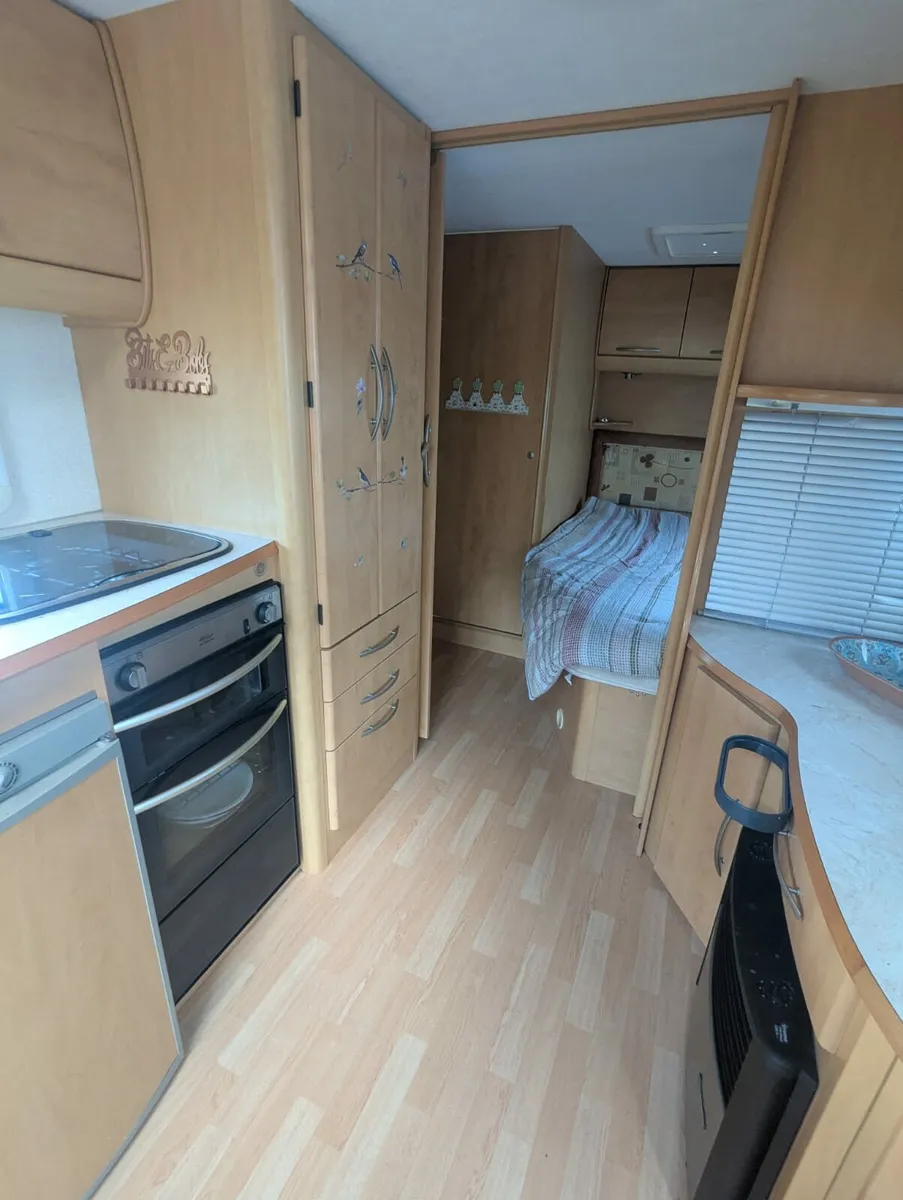 Caravan - Image 4