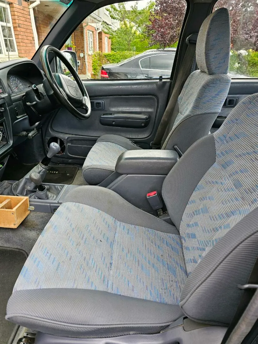 Toyota hilux mk4 GX 2.4td - Image 2