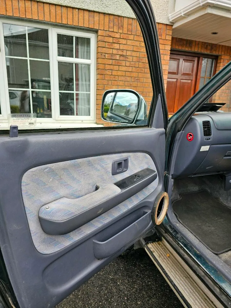 Toyota hilux mk4 GX 2.4td - Image 3