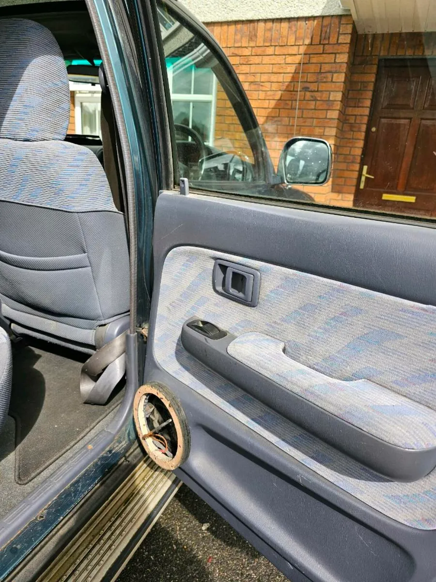 Toyota hilux mk4 GX 2.4td - Image 4