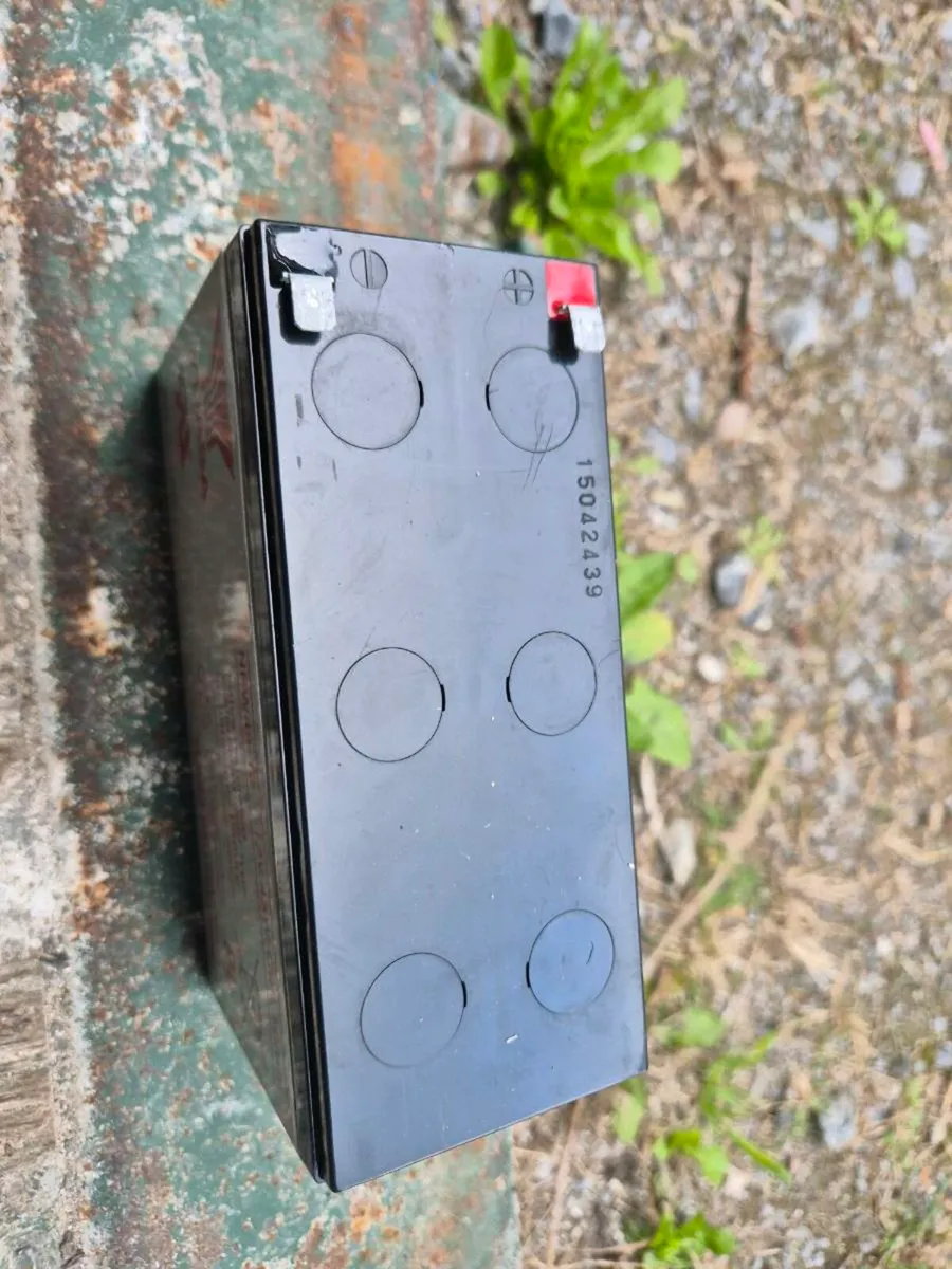 12 volt battery - Image 2