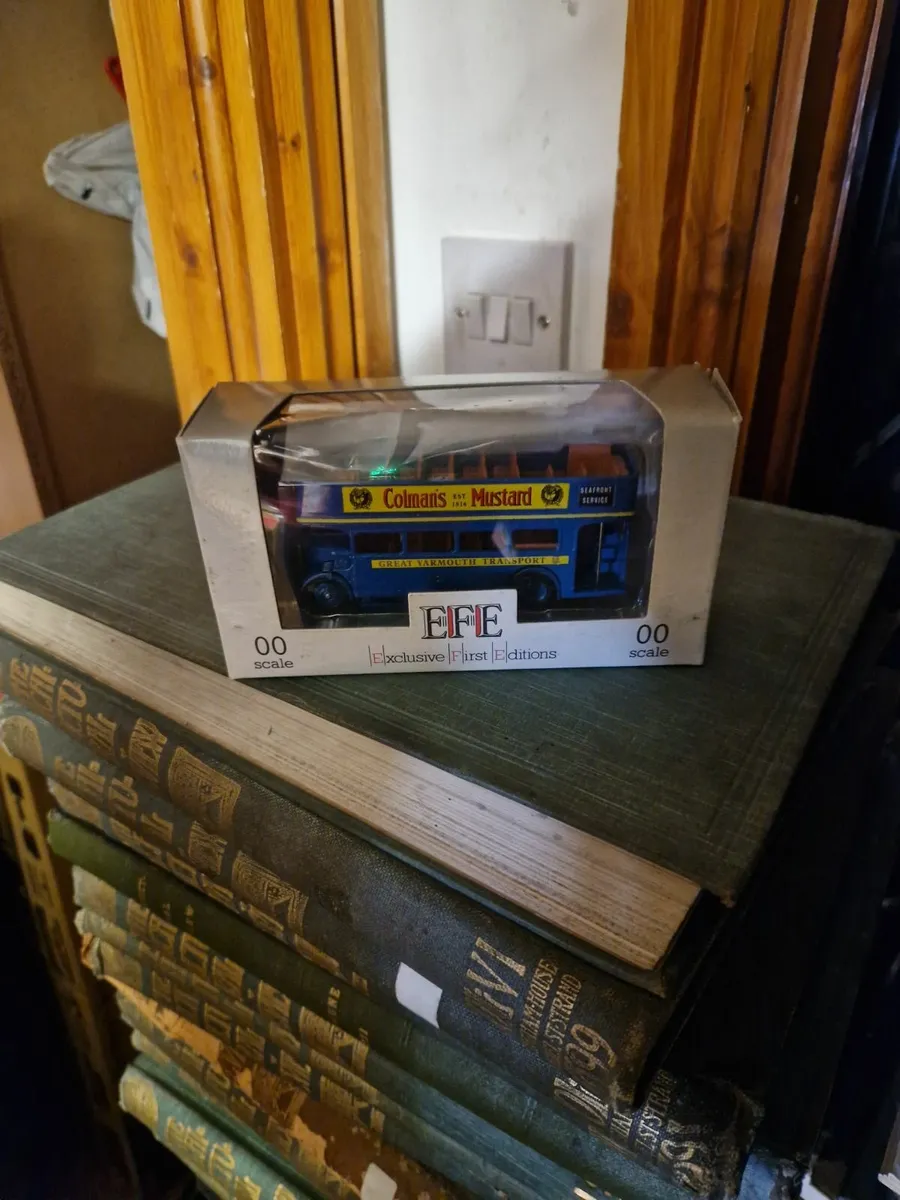 Corgi EFE Bus