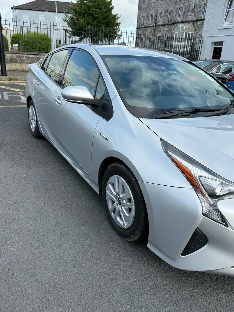 Toyota Prius - Image 3
