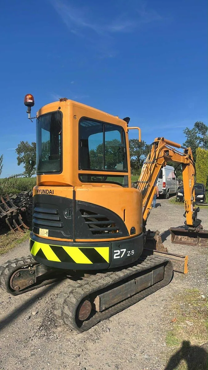 Hyundai dx27 3 ton digger and trailer - Image 3