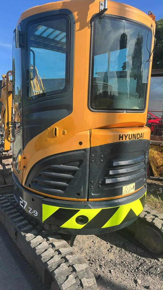 Hyundai dx27 3 ton digger and trailer - Image 4